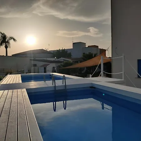 Pool Seaside Relais - Ninfea, Marea, Rosa E Cassiopea * Fontane Bianche