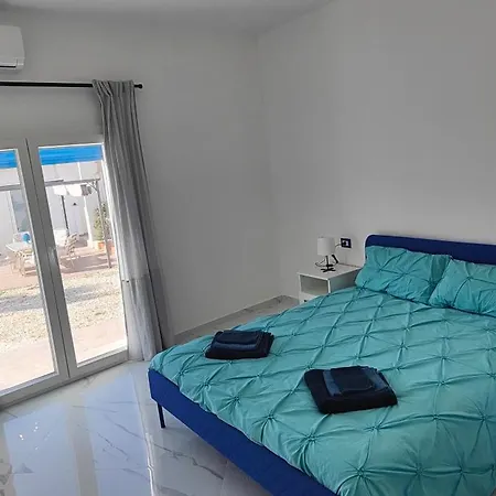Holiday home Pool Seaside Relais - Ninfea, Marea, Rosa E Cassiopea Fontane Bianche